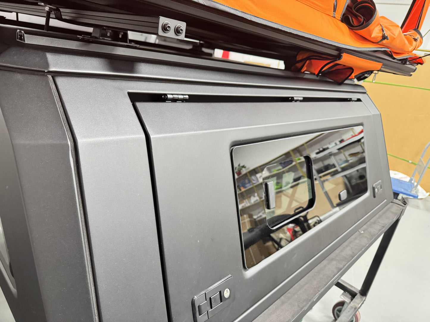 [Ships in 1 Week] Pickup Bed Cover 4x4 Offroad Truck Canopy Universal Black Truck Canopy | Fits Tacoma, Tundra, Ford &amp; More | Waterproof &amp; Secure | Easy Installation Small Glass